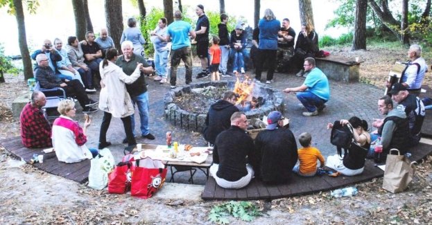 Rada Osiedla Rejów zorganizowała w Skarżysku-Kamiennej osiedlowe ognisko w weekend 3–4 października. Spotkanie było okazją do wspólnego pożegnania lata i przywitania jesieni.